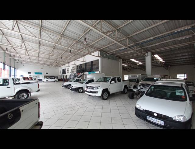 2,300M² SHOWROOM FOR SALE IN ANDERBOLT